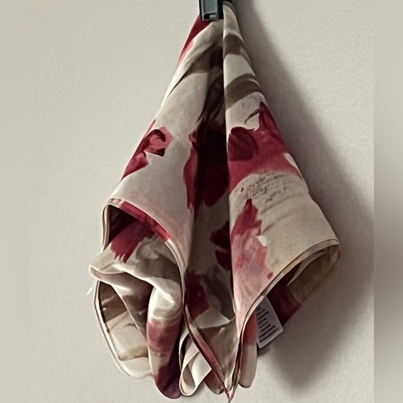 Women’s Cynthia Rowley Pink/Rose Pansy’s Floral Print Vintage Silk Scarf - Picture 10 of 16